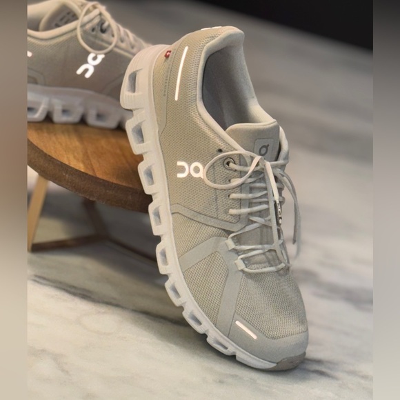 On Cloud 6 Women’s Running Shoe Pearl White Size 11 - Picture 4 of 9